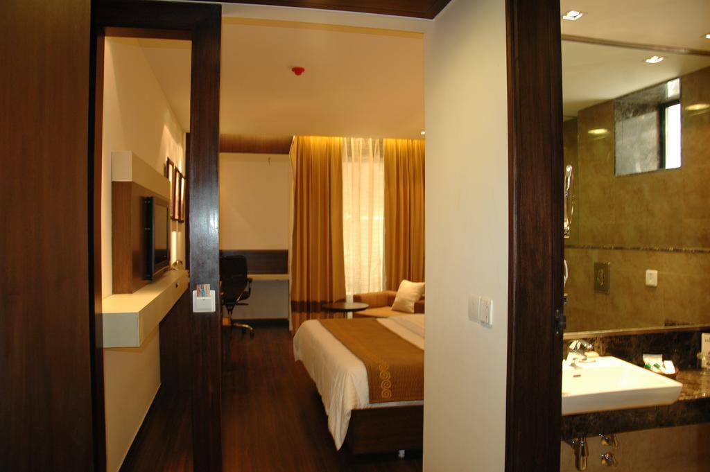 Shervani Nehru Place Neu-Delhi Exterior foto