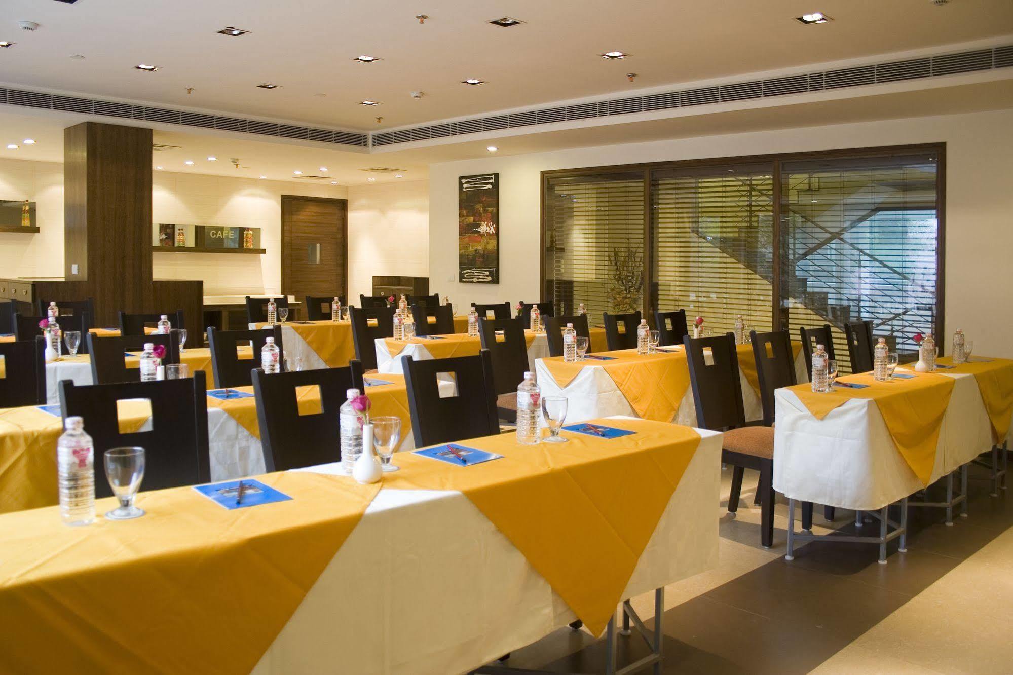 Shervani Nehru Place Neu-Delhi Exterior foto