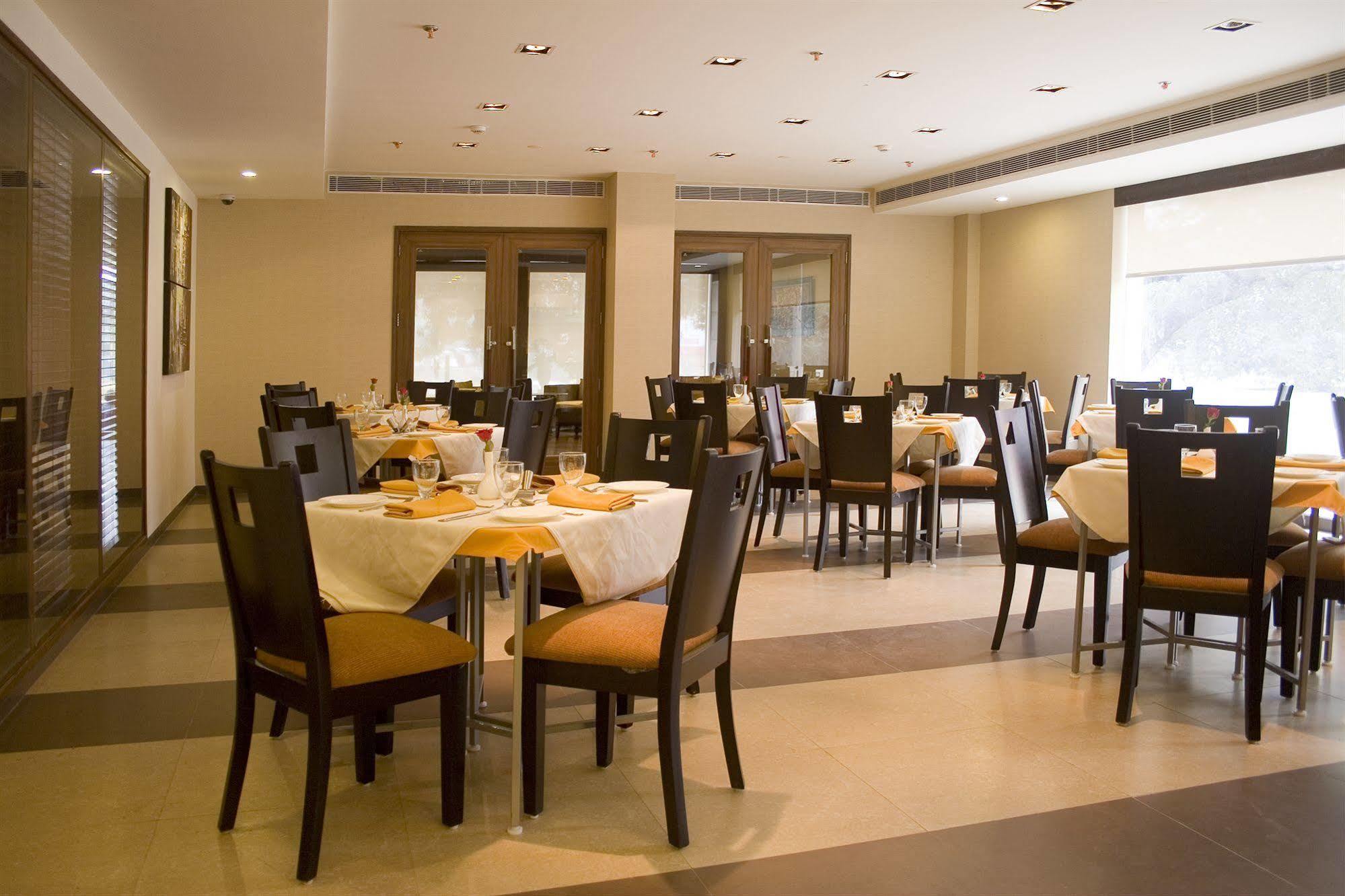Shervani Nehru Place Neu-Delhi Exterior foto